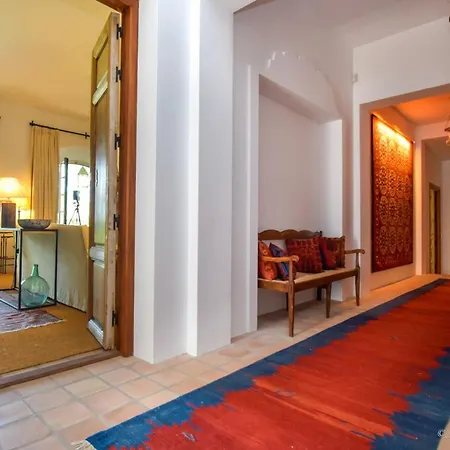Villa Colonial Style Retreat In