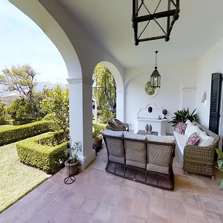 Colonial Style Retreat In Villa